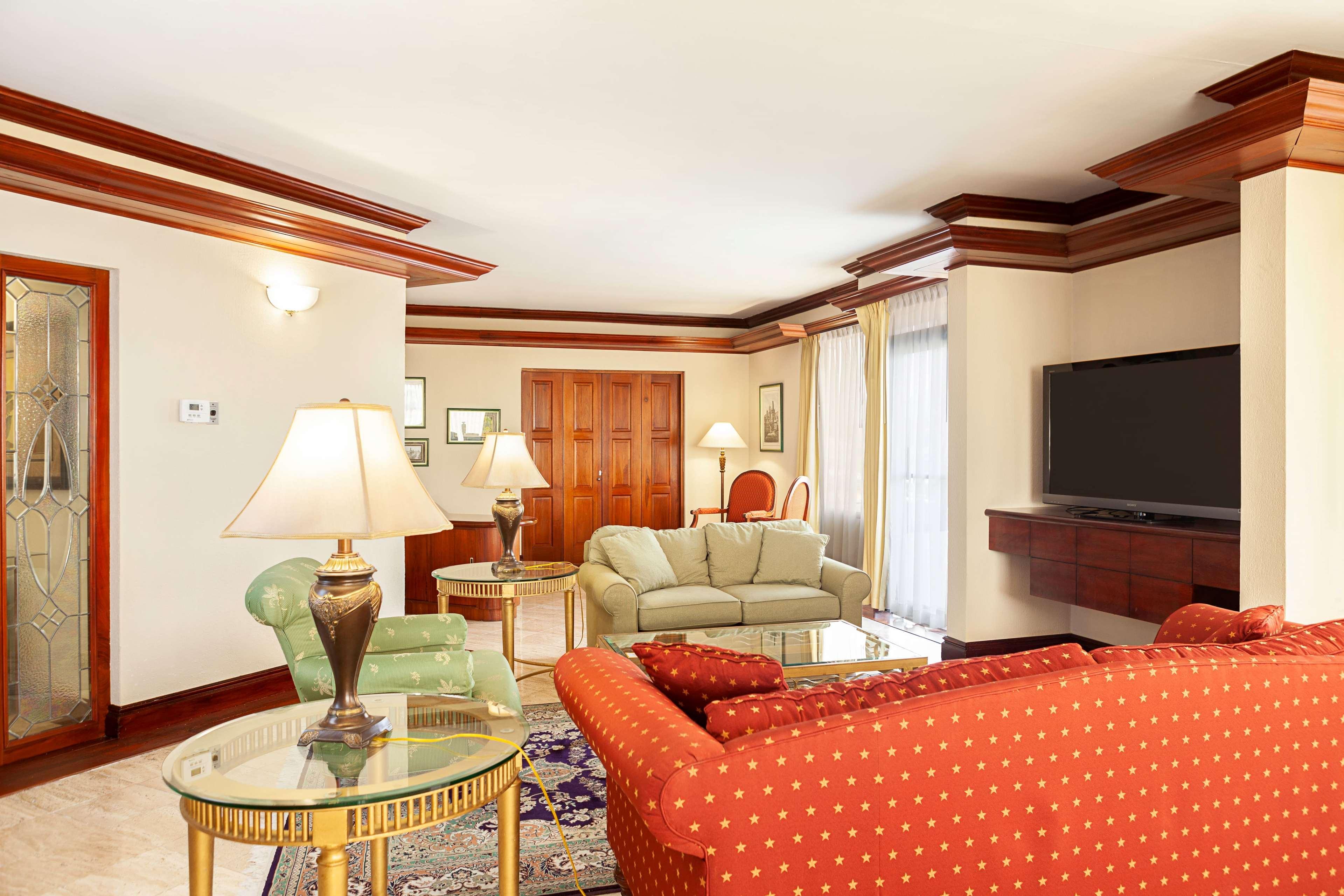 Wyndham San Jose Herradura Dış mekan fotoğraf Living room